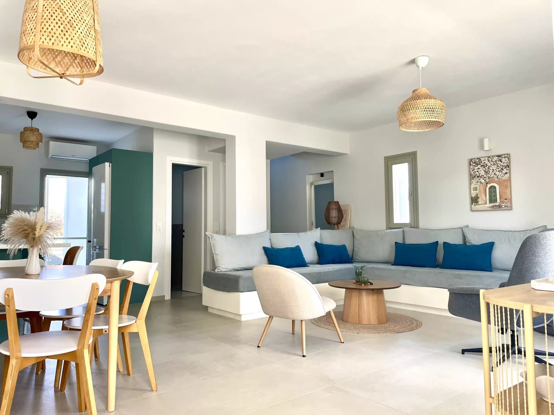 Elegant Coastal Home for Sale in Piso Aliki – Just Steps from the Sea – Paros - Image 1