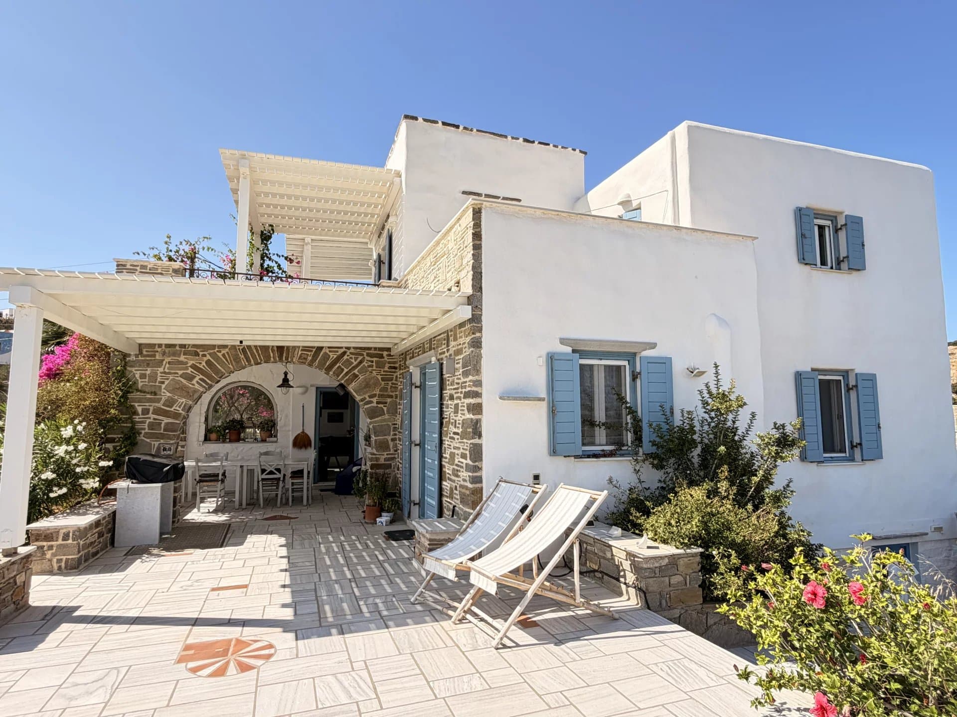 Individual House in Kalami, Paros – Sea Views, Private Garden, Garage & Guest Studio - Image 2
