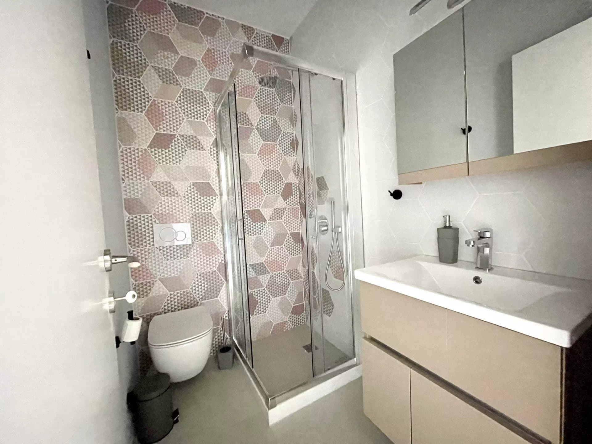 Elegant Coastal Home for Sale in Piso Aliki – Just Steps from the Sea – Paros - Image 17