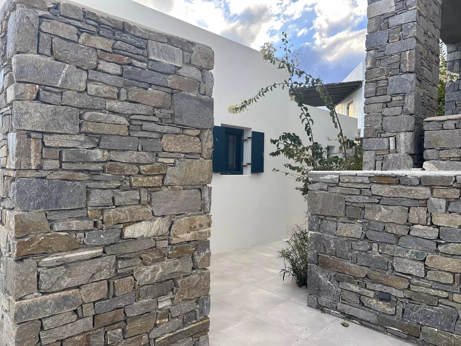 Charming Sea-View Maisonette in Aspro Chorio, Paros - Image 2