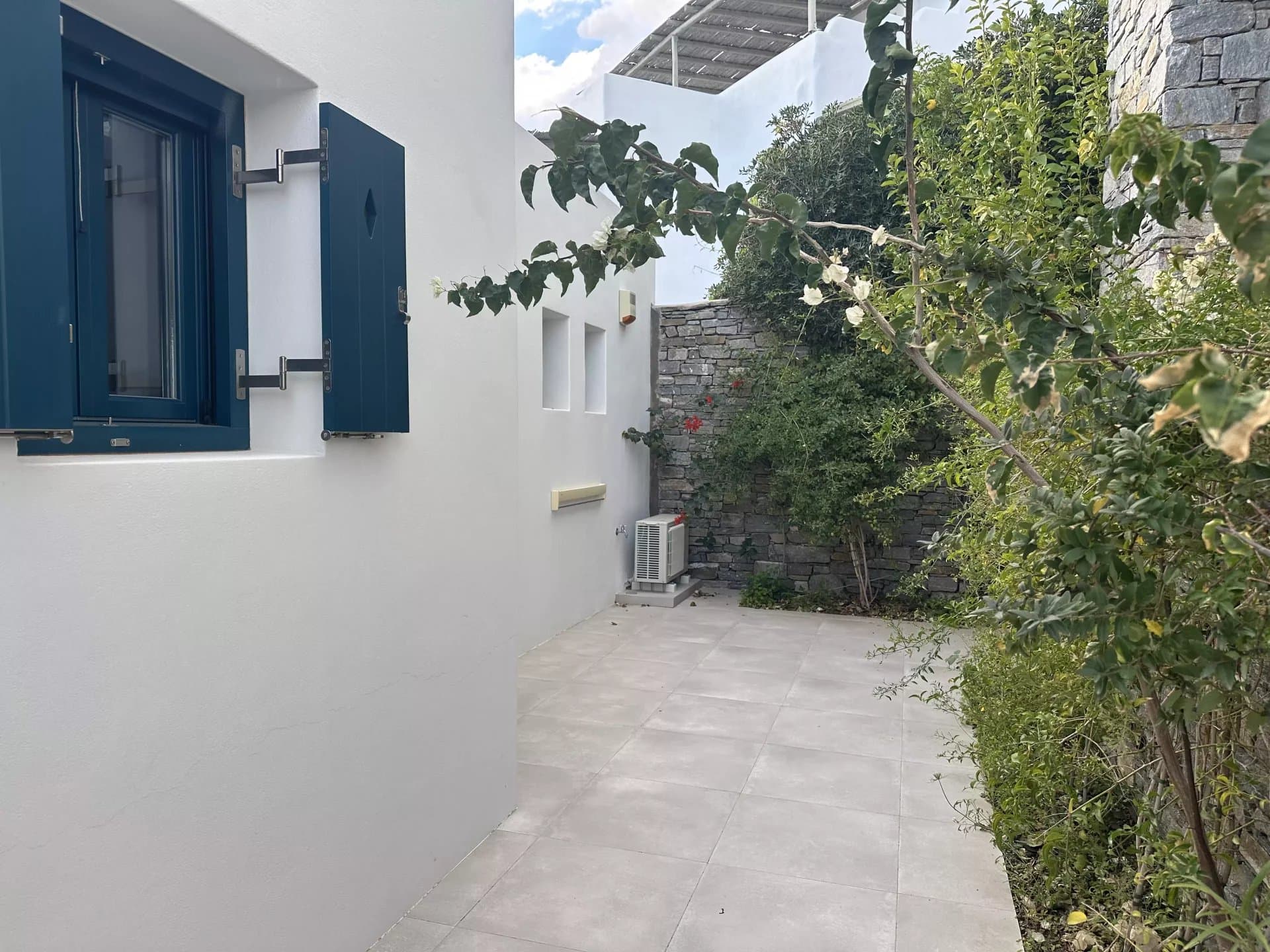 Charming Sea-View Maisonette in Aspro Chorio, Paros - Image 4