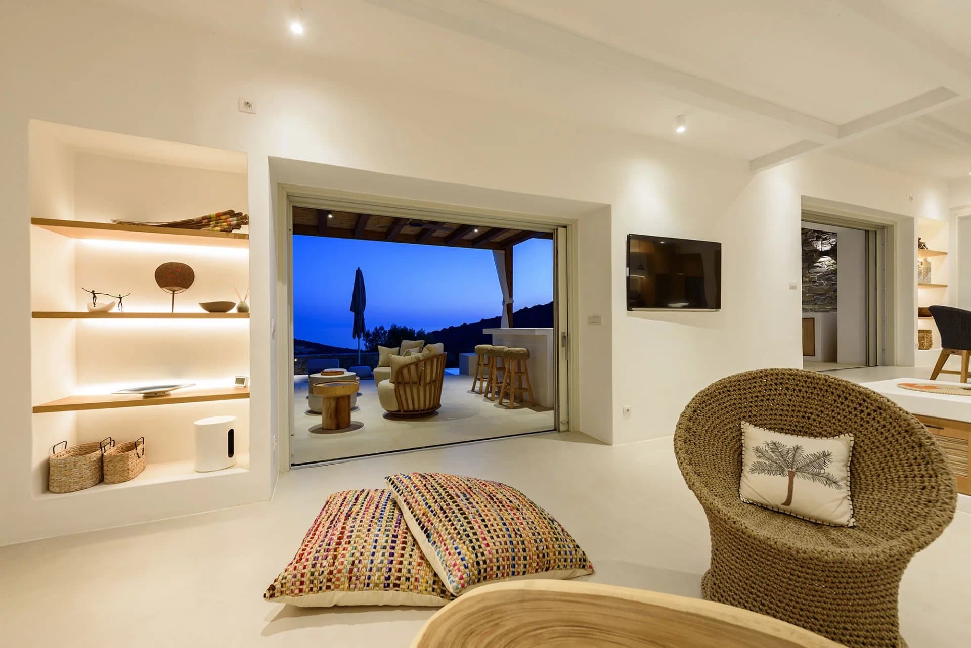 Brand-new luxury villa with pool & sea view – Faragas, Paros - Image 38