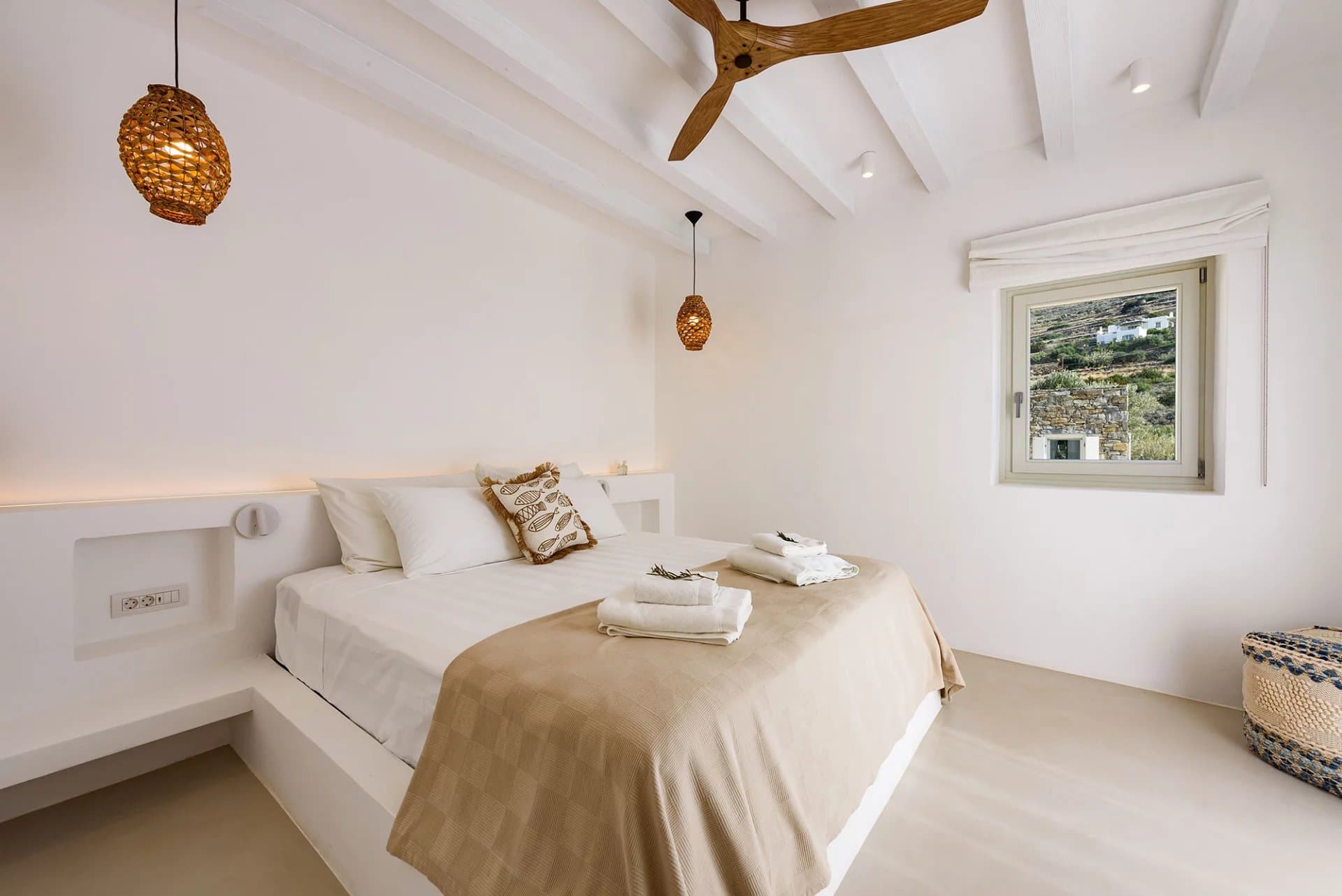 Brand-new luxury villa with pool & sea view – Faragas, Paros - Image 28