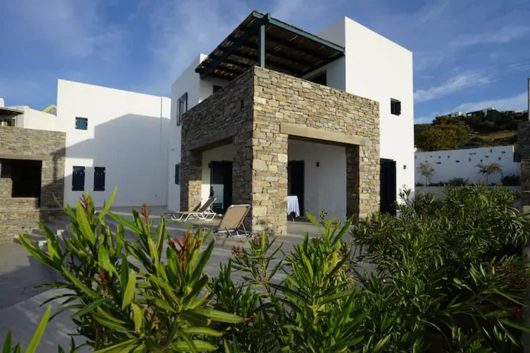 Sea View Maisonette for Sale in Aspro Chorio, Paros – Exceptional Condition & Boutique Island Living - Image 9