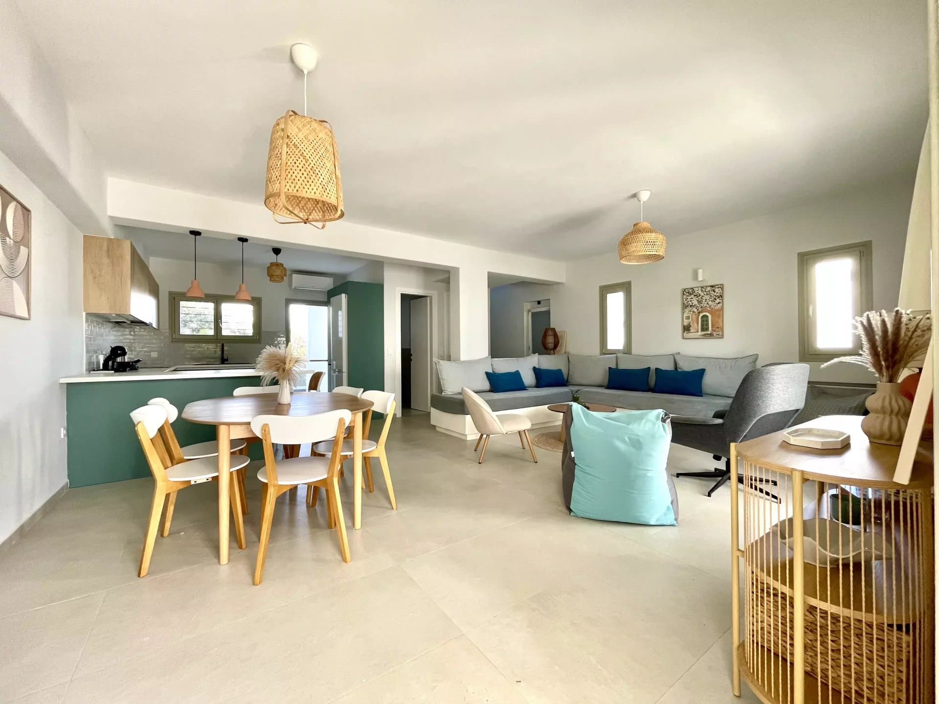 Elegant Coastal Home for Sale in Piso Aliki – Just Steps from the Sea – Paros - Image 4